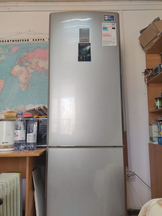 Холодильник Samsung