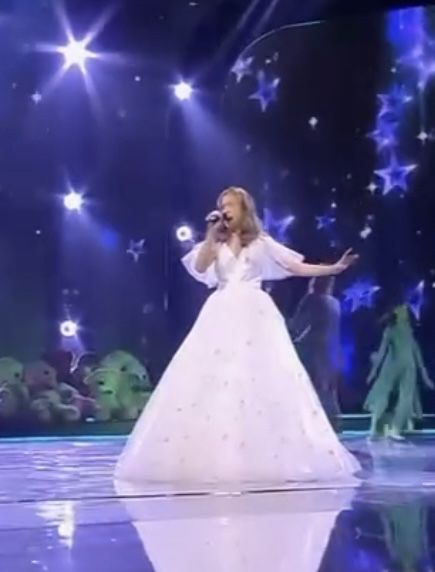 Ақ пышный көйлек