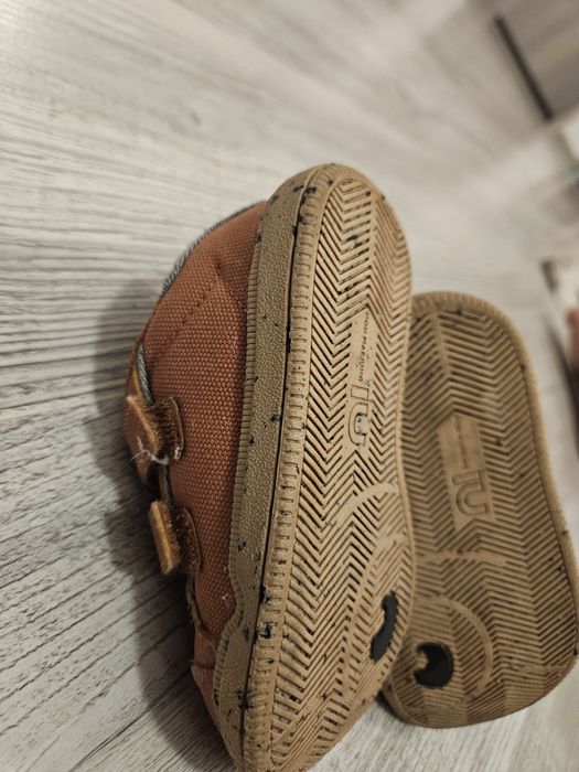 Papuci cu scai size 22 EU / US 6 / UK 5/ 13.5 CM