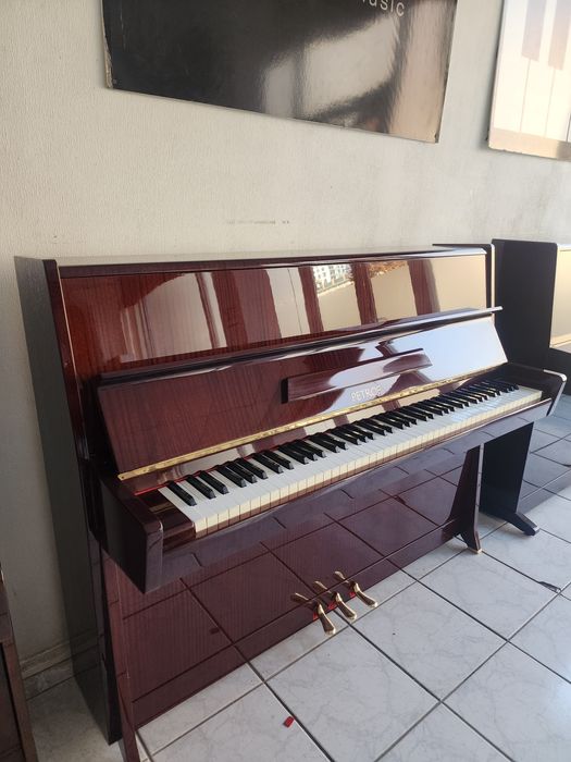 Петроф 3 педали. Petrof