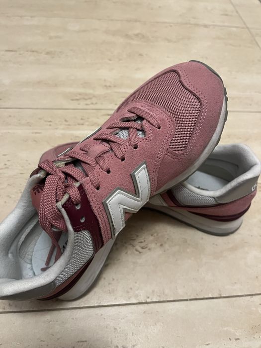Vand adidasi New Balance