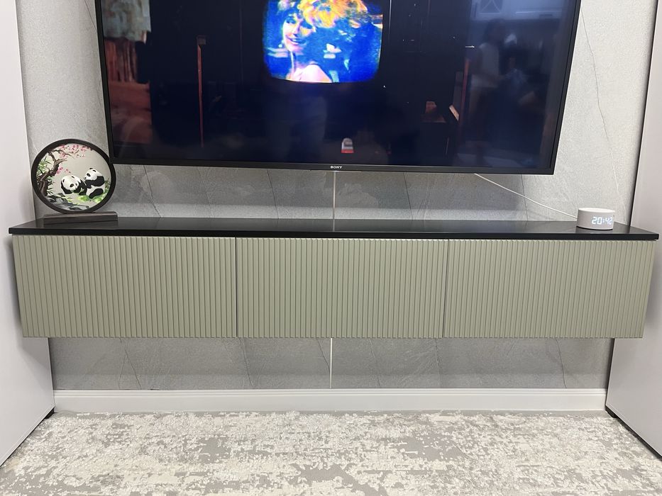 Продам полку под телевизор