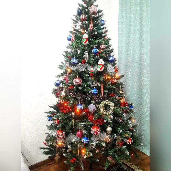 Новогодняя елка искусственная