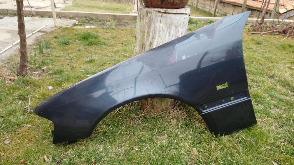 Продавам преден ляв калник за мерцедес w202
