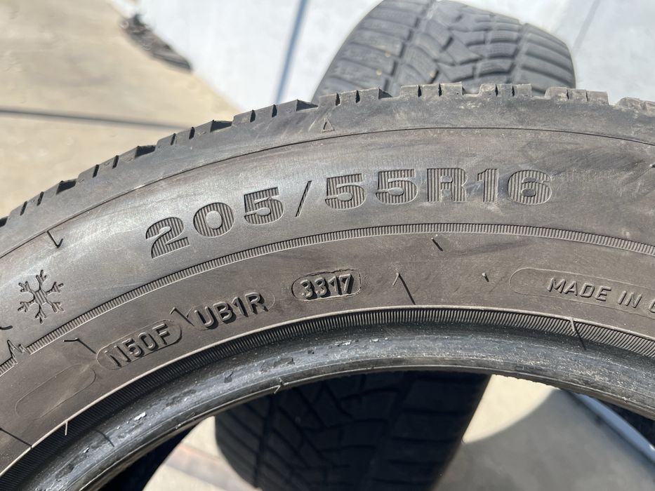 2 бр. зимни гуми 205/55/16 Dunlop DOT 3317 4,5-5 mm