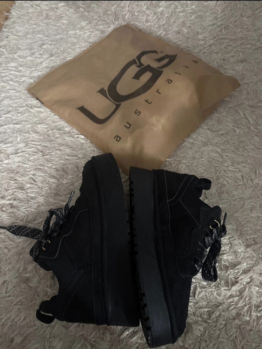 2 perechi de adidași