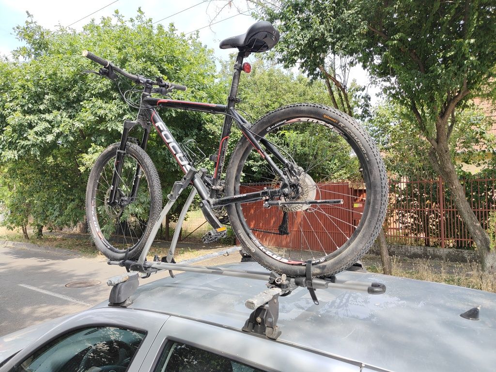 Vând suport bicicletă Thule