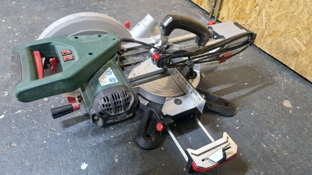 Circular stationar / pendula metabo 255mm