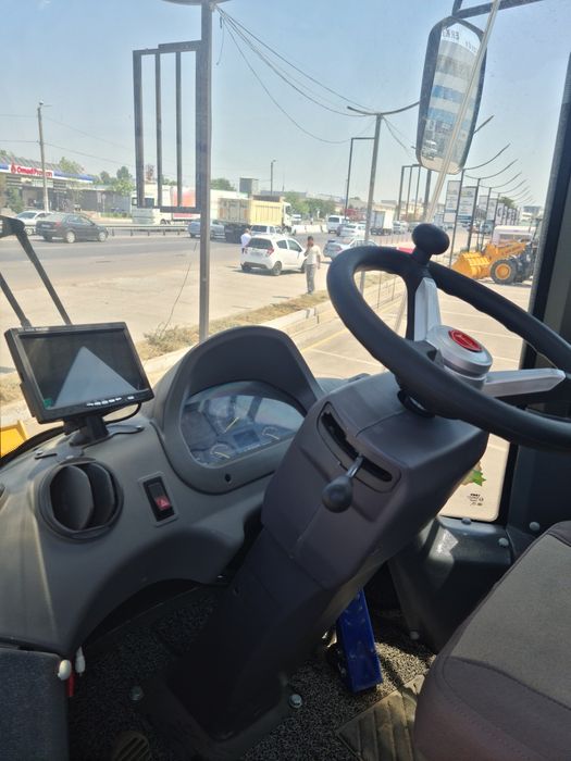 Погрузчик 1.8куб джойстик