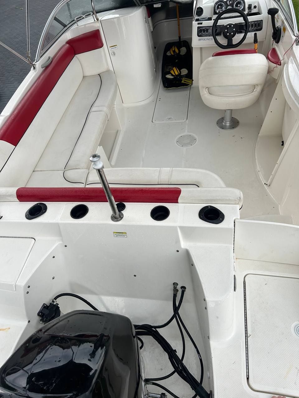Катер Bayliner 210 Deck bots реальной покупка уступка есть