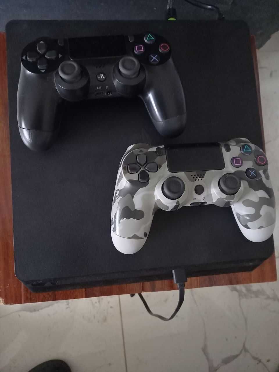 Продам Ps4 slim 1 tb