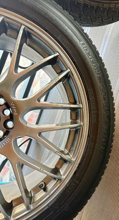 Шины с дисками.