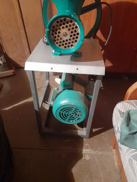 Vand masina tacat carne