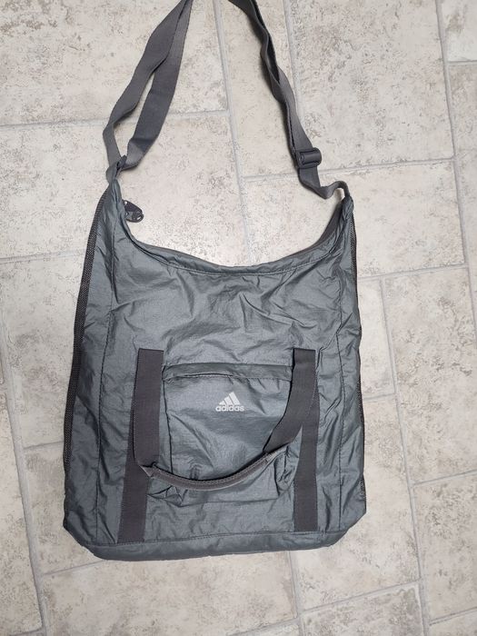 Vand  geanta Tomy h.ruxac  zara si.adidas.