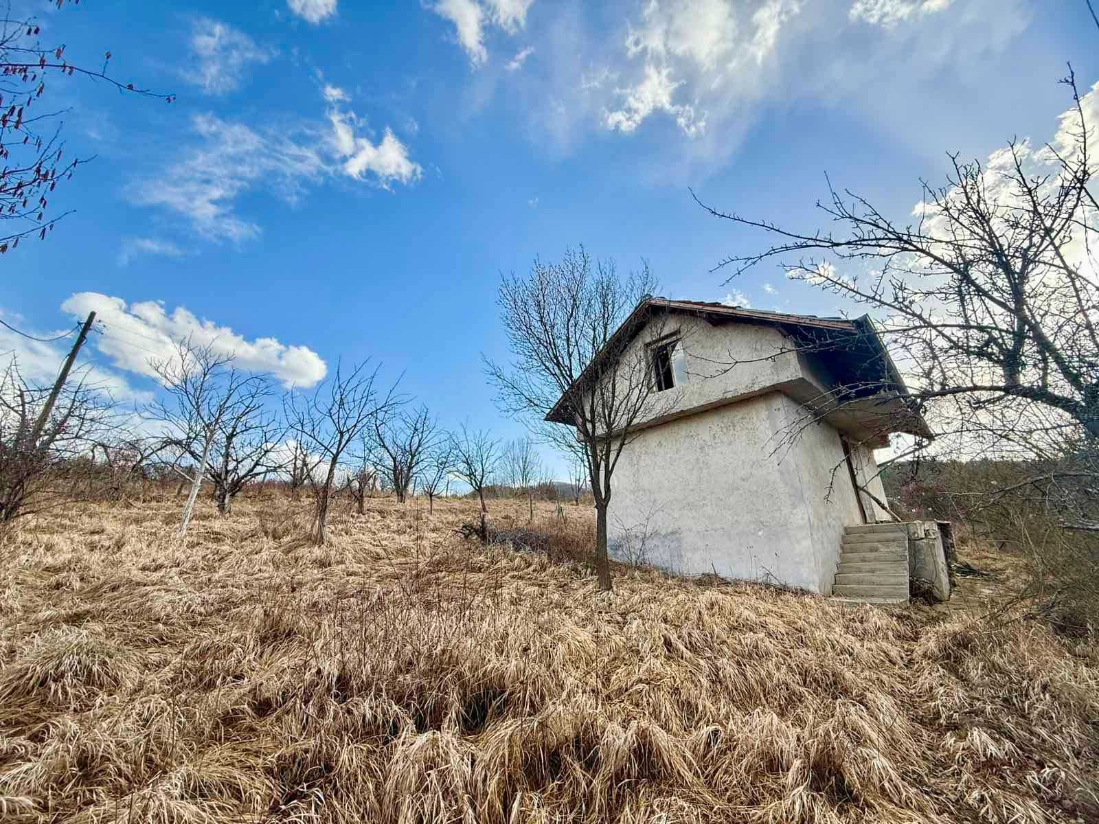 Продава се къща  в с. Ялботина, общ. Драгоман
