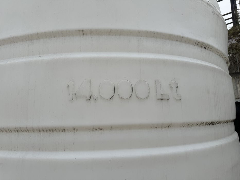 Чисто нови полипропиленови цистерни 3 броя по 14.000 литра