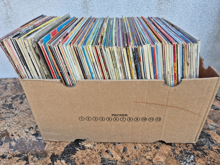 Vând Lot 100lp Discuri Vinil colectie  muzica usoara straina mixta