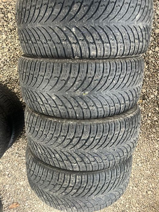 275/45 r21 de iarna 4 buc f f bune NOKIAN