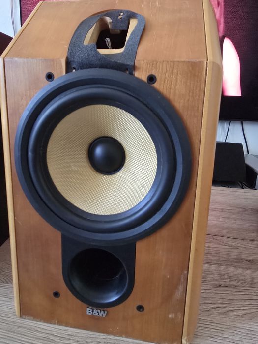 B&W bowers & wilkins 1 buc. CDM1 si 1 buc.DM601 piese accesorii