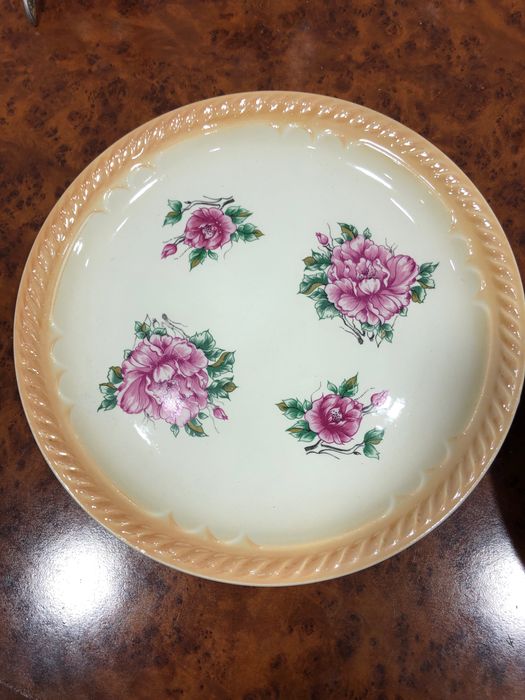 Сотилади ош табак большое блюдо