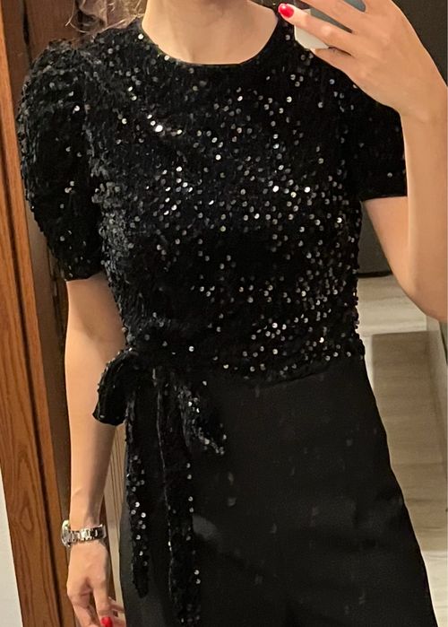 Черна блузка с пайети