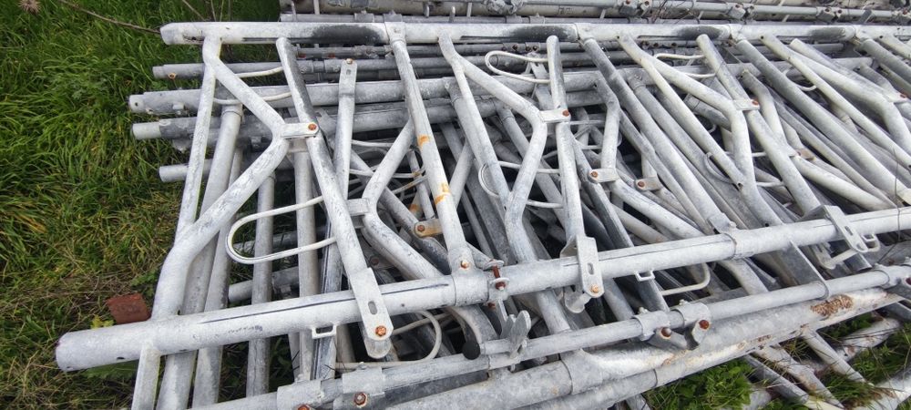 Фиксатори за крави