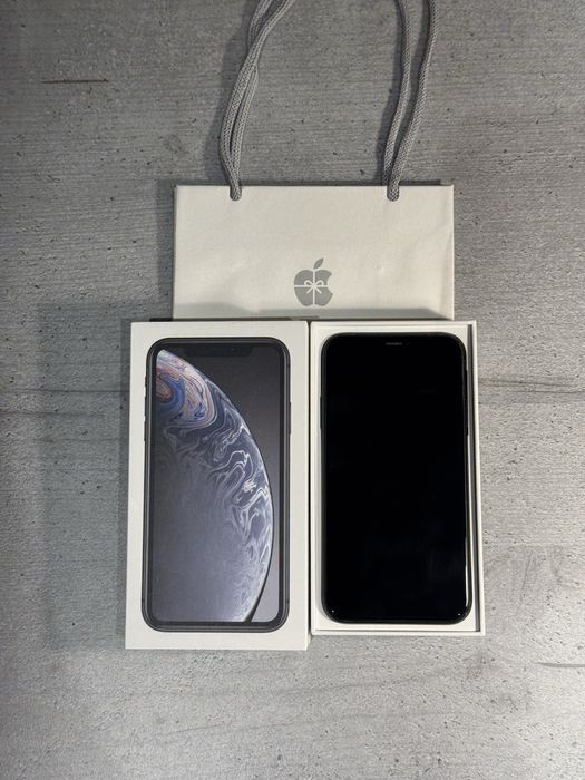 iPhone XR 64GB - неразличим от нов