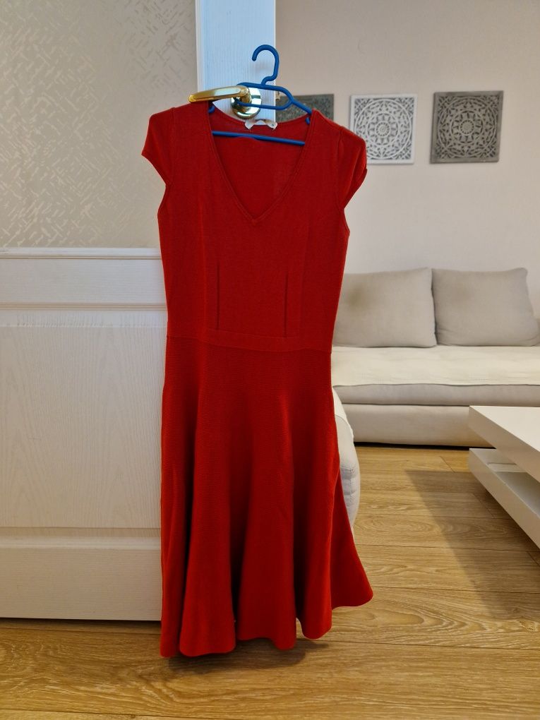 Червена рокля фино плетиво