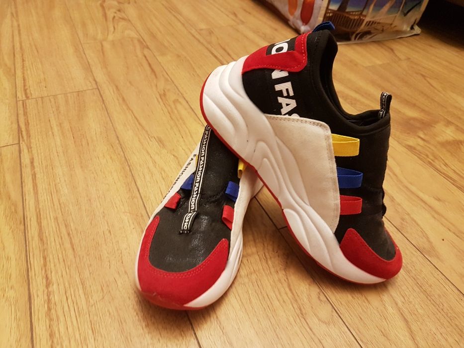 Adidasi  38 și 42 adidas originali