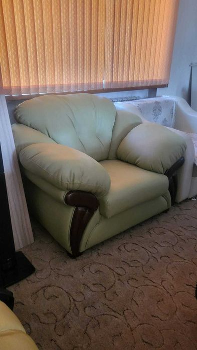 Продам  шикарный комплект диванов 3-2-1 в отличном состоянии!