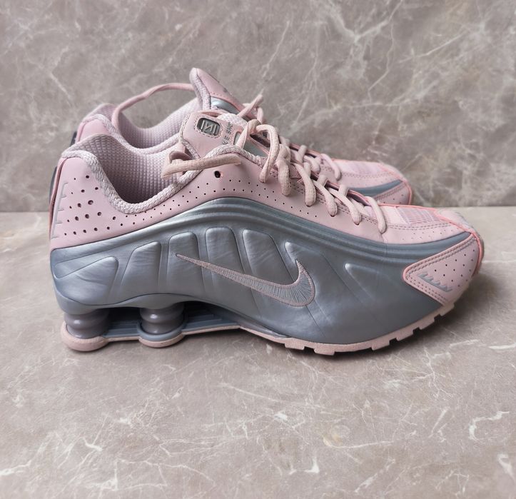 Nike Shox номер 40,5 Дамски маратонки