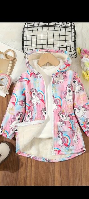 Geaca cu blăniță de sezon cu unicorn