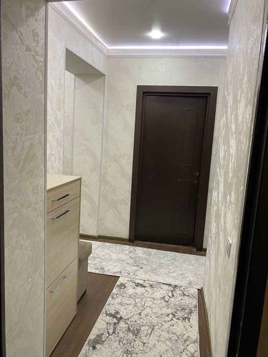 Uy sotiladi. 3xona  2 etaj