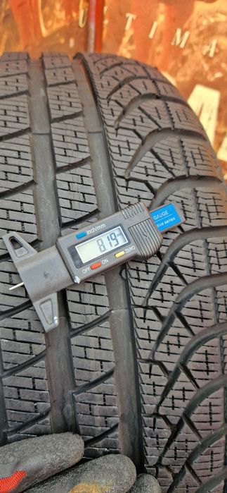 2 Anvelope Pirelli noi 235 40 R19 M+S . Dot 2021