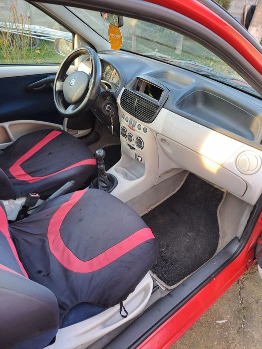 Vând sau schimb fiat punto 1.2 benzina