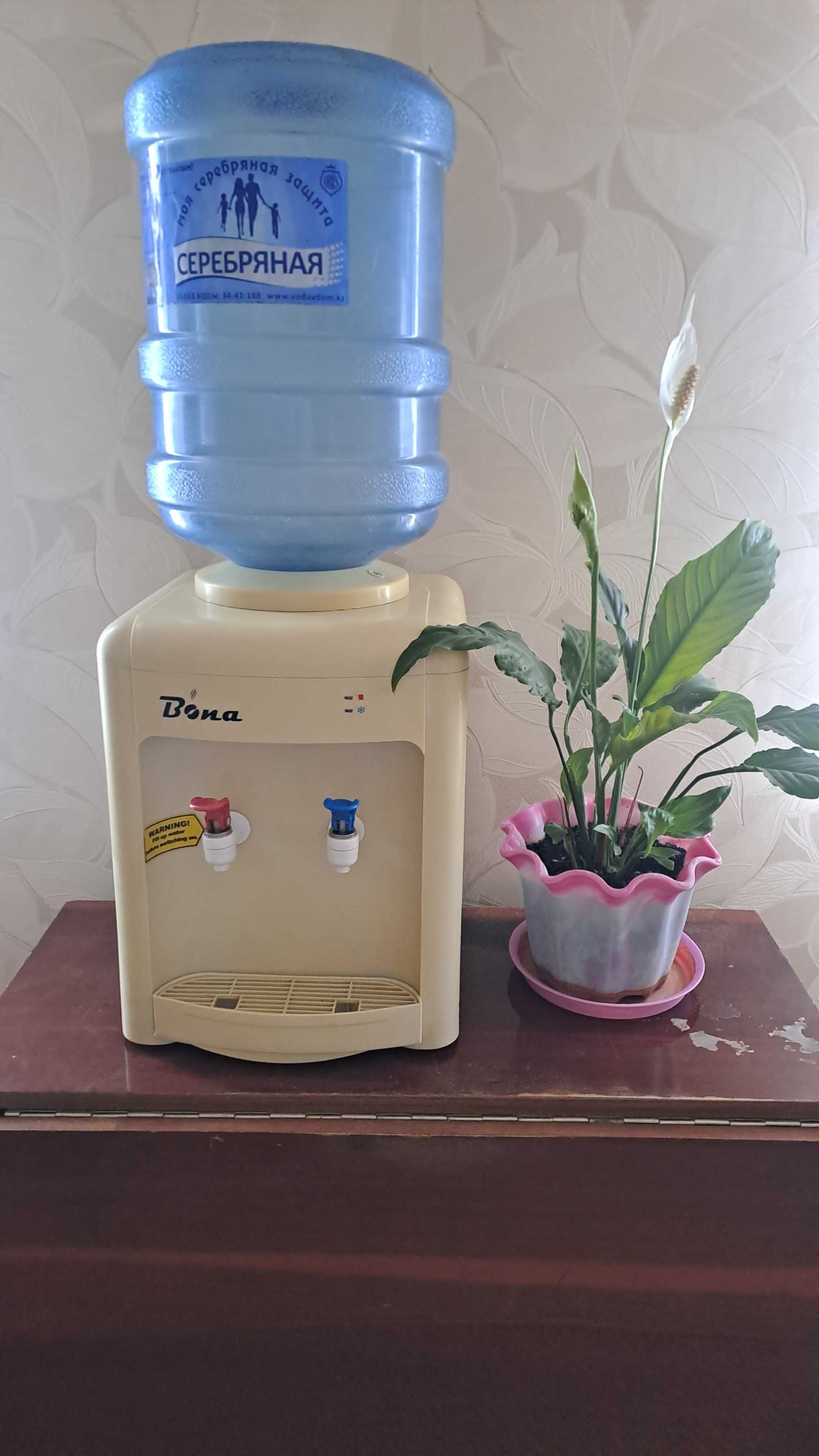 Диспенсор продам