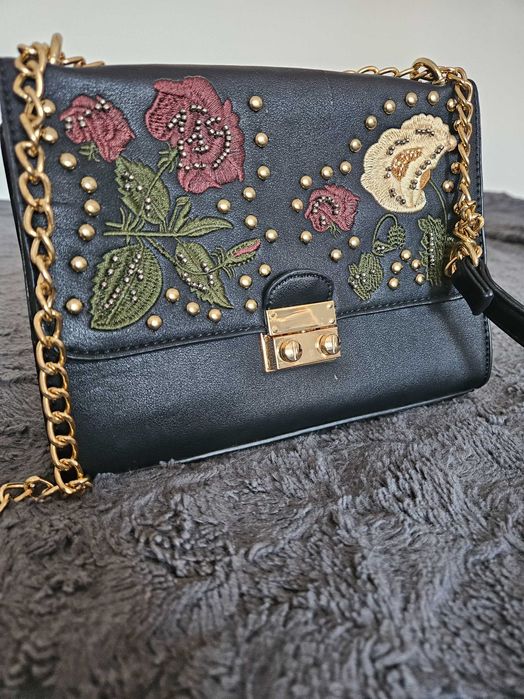 Geanta Stradivarius
