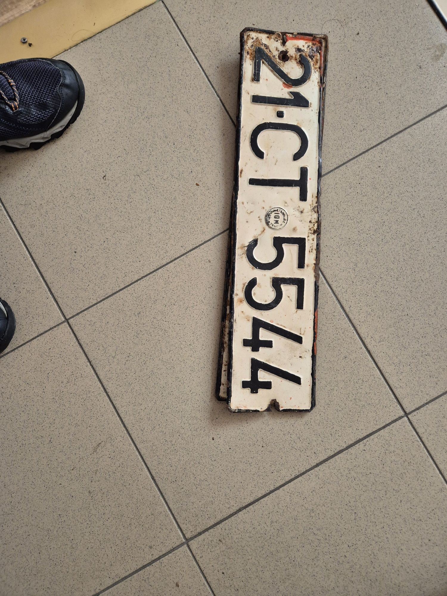 Vand placute vechi de inmatriculare