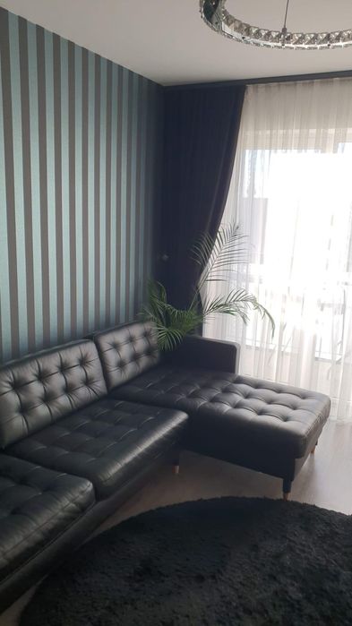 Ofer la închiriere apartament cu două camere într-un complex rezidenți