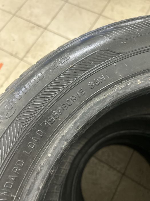 Продаю резину . 195/60 R15