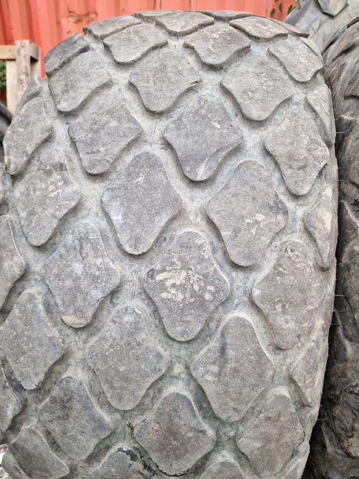 CAUCIUCURI Compactor 23.1-26 marca Bomac, 12 ply