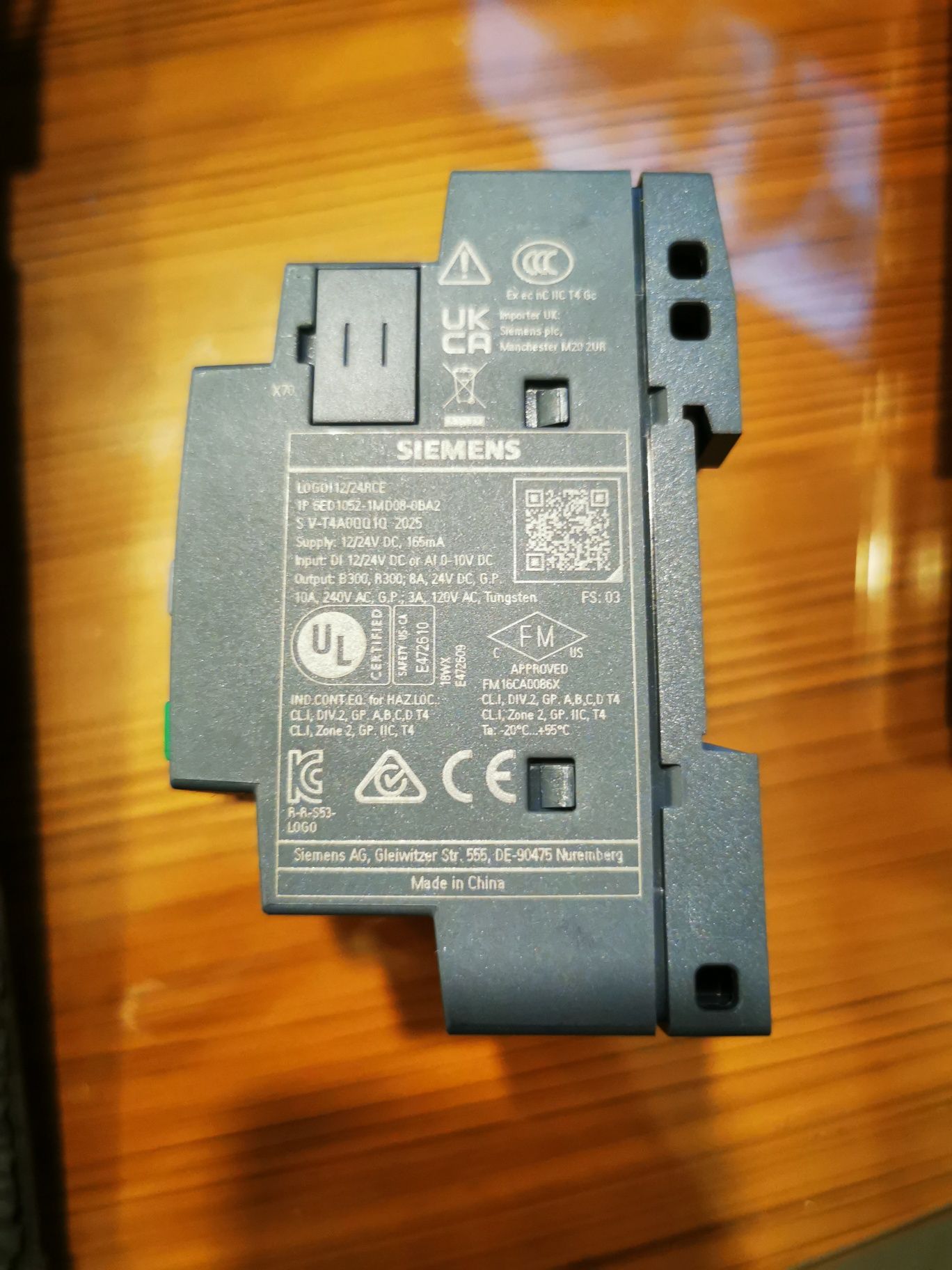 Продам Siemens Logo 8 6ED1052-1MD08-0BA2