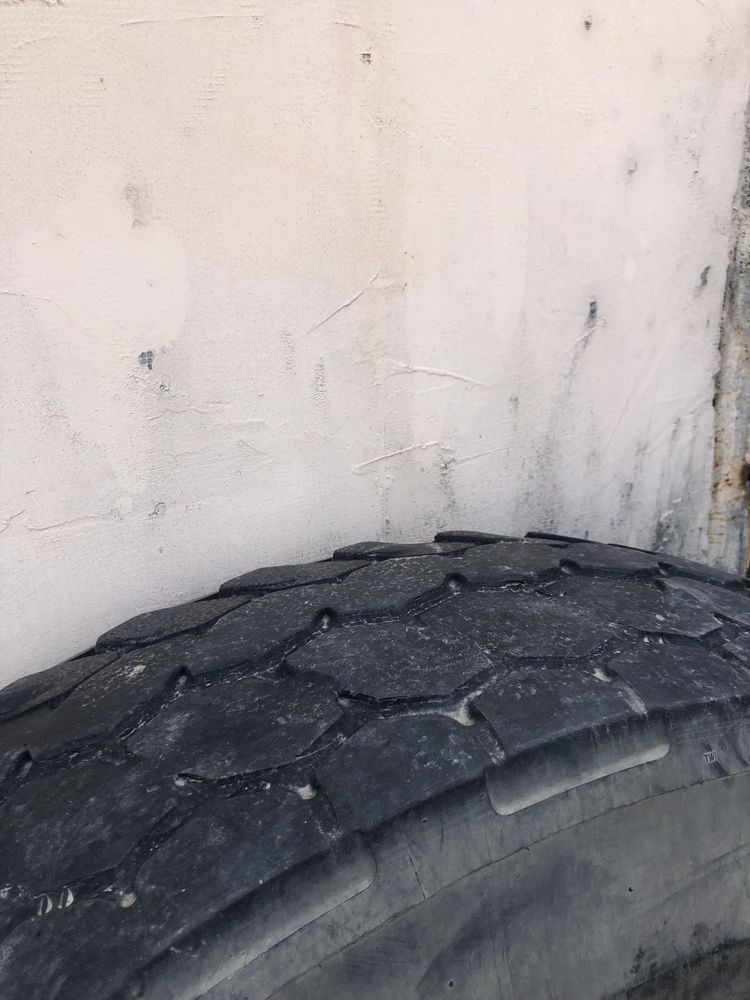 Гуми за автокран 445 95 r25 16.00 r25