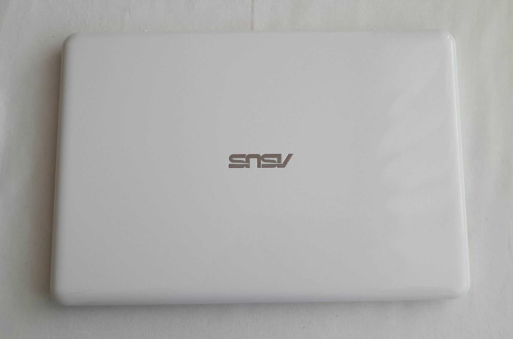 Лаптоп ASUS EeeBook X205TA