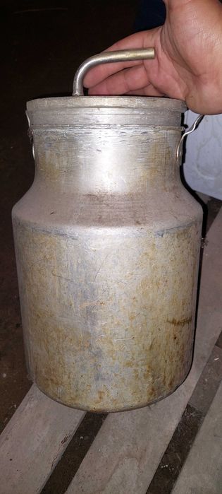 Алюминиевый бидон.