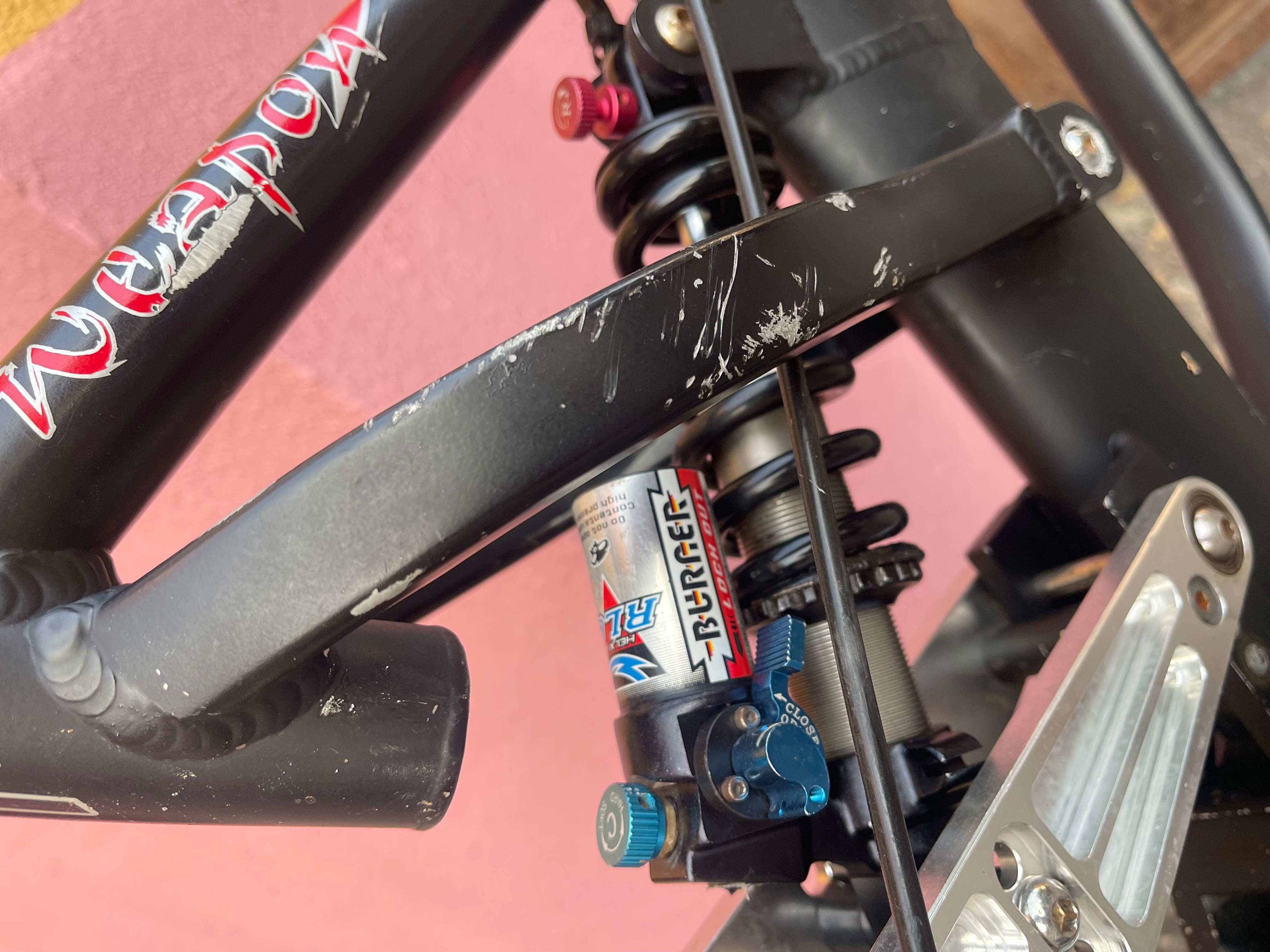 Vând bicicletă de DH Cycletool Weapon