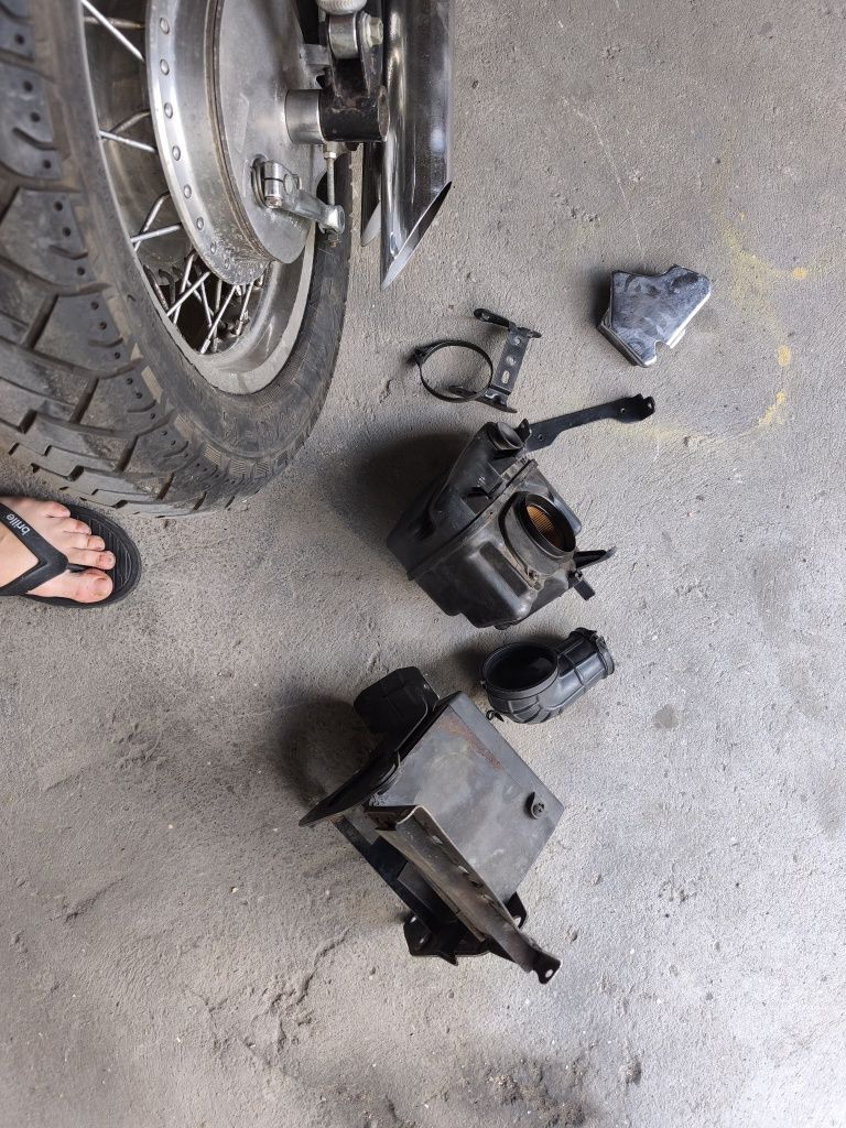 Suzuki Intuder 750 на части
