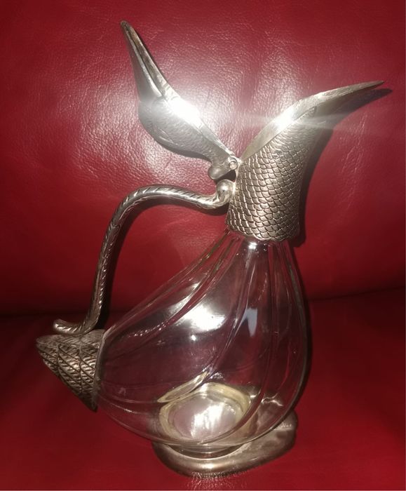 Антикварна гарафа декантер за вино с формата на патка - посребрена