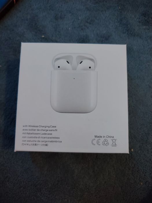 Vând căști urgent