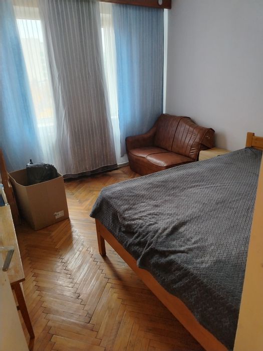 Caut colega de apartament